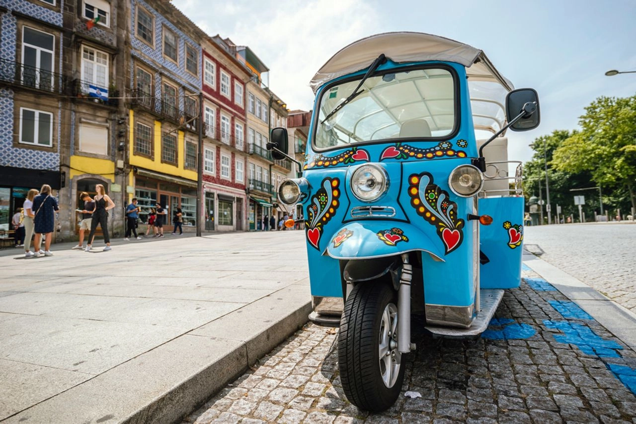 Shore excursion image of Oporto by Tuk Tuk